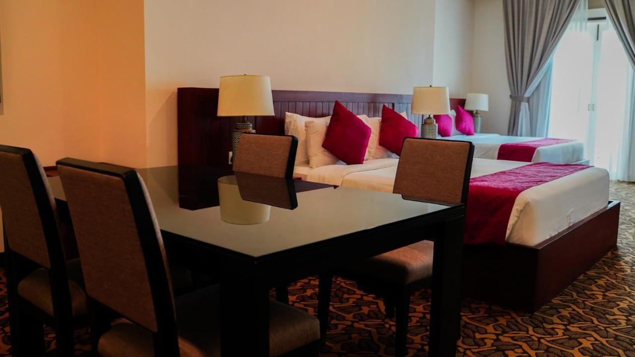 Kaizen Hotel & Suites Melaka Exterior photo